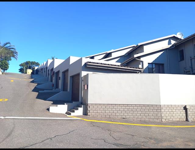 2 BEDROOM DUPLEX FOR SALE IN BLUFF